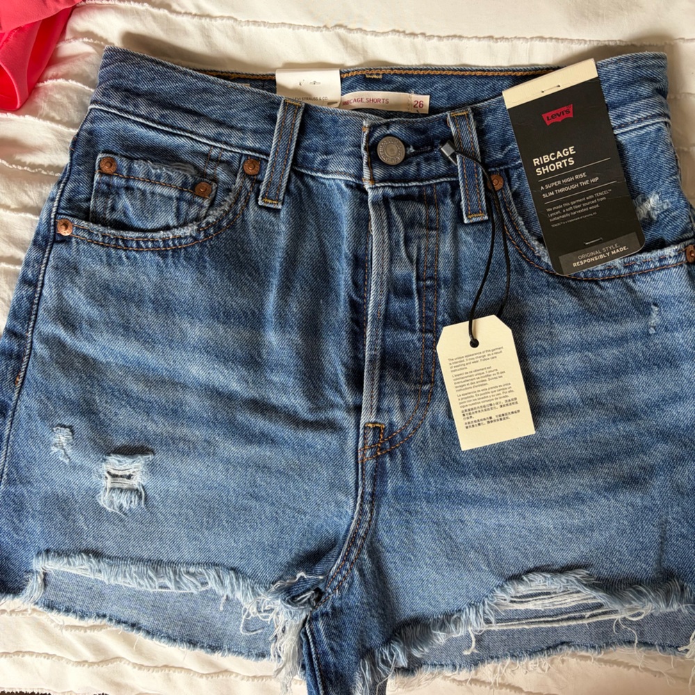Levi's Women's ribcage Jean Shorts